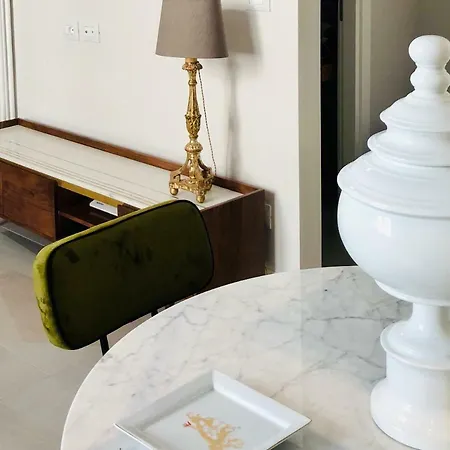 Apartment Alma White *