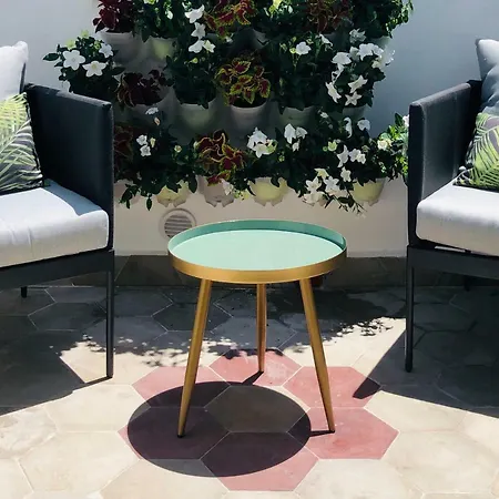 Alma White Apartment